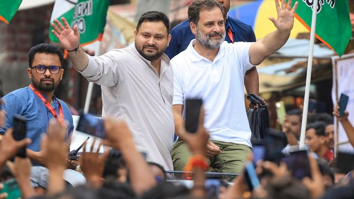 https://www.salarnews.in/public/uploads/images/newsimages/maannewsimage17082025_220523_Rahul and Tejashwi.jpg